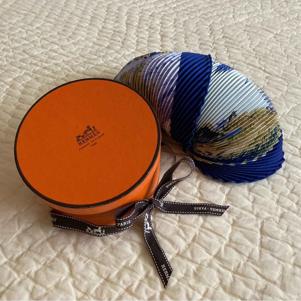 Hermes Kuggor Tree Pleated Plisse Silk Scarf - Picture 12 of 16